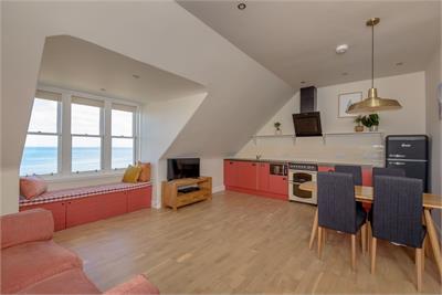 6 Glen House, 1 Tantallon Terrace, North Berwick, East Lothian, EH39 4LE - image 3