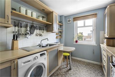 4 Flat 5 Sinclair Close, Gorgie, Edinburgh, EH11 1US - image 5