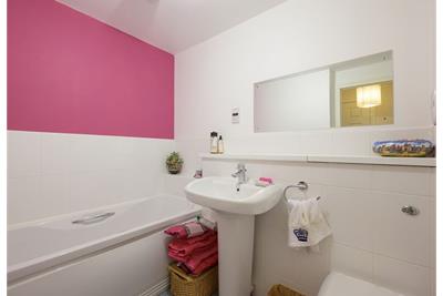 5/3 Brighouse Park Crescent, Edinburgh EH4 6QS - image 11