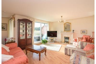 5/3 Brighouse Park Crescent, Edinburgh EH4 6QS - image 1