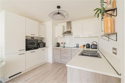 25/3 Umbrella Pine Terrace, Edinburgh, EH4 8FT - image 4
