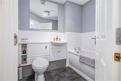 Flat B, 1, Fieldfare View, Dunfermline, KY11 8FY - image 15