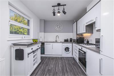 Flat B, 1, Fieldfare View, Dunfermline, KY11 8FY - image 6