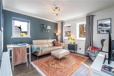 14/5 Sandport, The Shore, Edinburgh, EH6 6PL - image 2