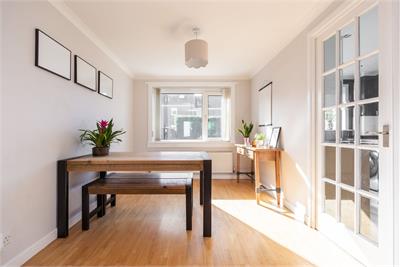 8 North Bughtlinrig, Edinburgh, EH12 8XY - image 3