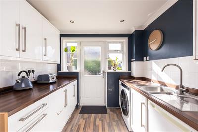 8 North Bughtlinrig, Edinburgh, EH12 8XY - image 4