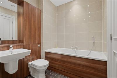 55 Larkfield Gardens, Edinburgh, EH5 3QB - image 20