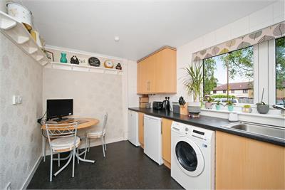 9/1 Great Carleton Place, Niddrie, Edinburgh, EH16 4TX - image 4