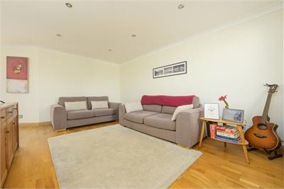 51 Dover Heights, Dunfermline, KY11 8HS - image 4
