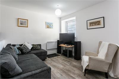 Flat 70, 5 Elfin Square, Edinburgh, EH11 3AW - image 2