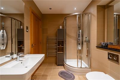 1/14 Western Harbour Drive, Edinburgh, EH6 6LR - image 15