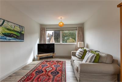 7 St Dunstans Park, Melrose, TD6 9LF - image 2