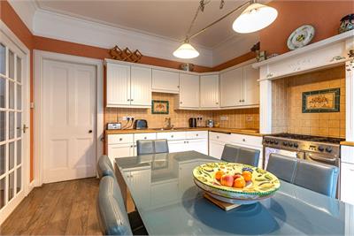2 Buccleuch Terrace, Hawick, TD9 0HU - image 6