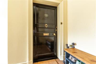 11 Market Square, Melrose, TD6 9PQ - image 3