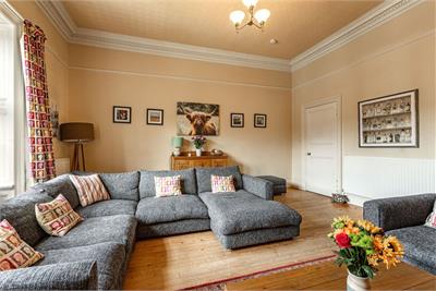 11 Market Square, Melrose, TD6 9PQ - image 8