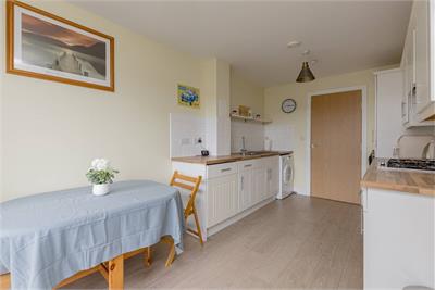 Flat 3, 55 Waterfront Avenue, Edinburgh, EH5 1JD - image 6