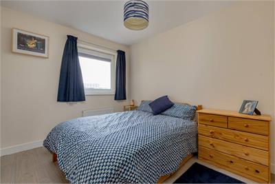 Flat 3, 55 Waterfront Avenue, Edinburgh, EH5 1JD - image 7