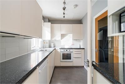 17/3 Sandport, Edinburgh, EH6 6PL - image 3