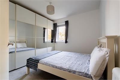 17/3 Sandport, Edinburgh, EH6 6PL - image 4