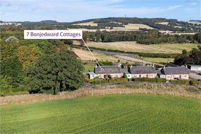 7 Bonjedward Cottages, Jedburgh, TD8 6SJ - image 2
