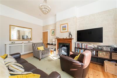 Minchview, 13 Park Avenue, Walkerburn, EH43 6AN - image 11