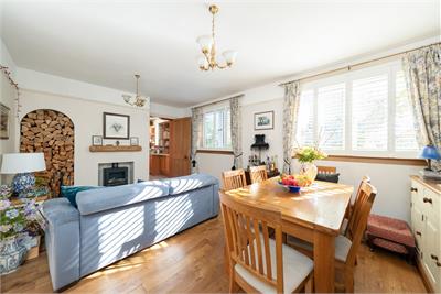 Minchview, 13 Park Avenue, Walkerburn, EH43 6AN - image 12