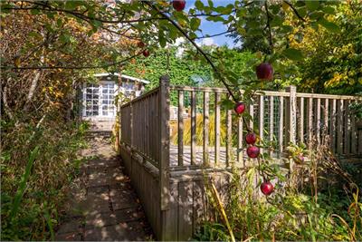 Minchview, 13 Park Avenue, Walkerburn, EH43 6AN - image 30