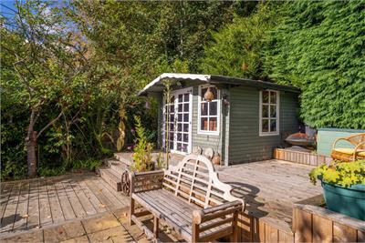 Minchview, 13 Park Avenue, Walkerburn, EH43 6AN - image 33