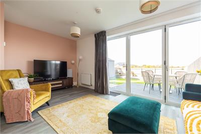 9 Shiel Hall Grove, Rosewell, EH24 9EX - image 3