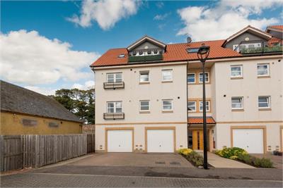 22 The Sycamores, Countess Road, Dunbar, East Lothian, EH42 1AF - image 1