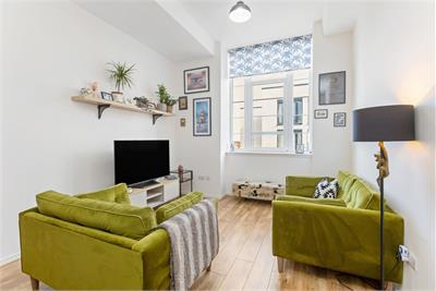 4/15 Arneil Place, Edinburgh, EH5 2GT - image 3