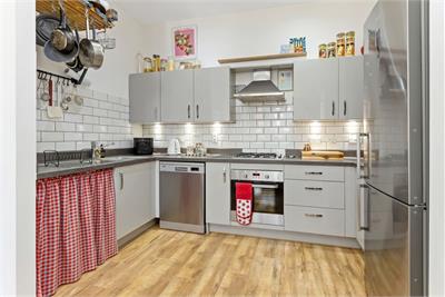 4/15 Arneil Place, Edinburgh, EH5 2GT - image 5