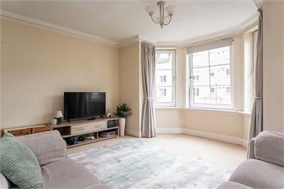 16/5 Powderhall Road, Edinburgh, EH7 4GB - image 2