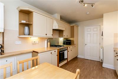 16/5 Powderhall Road, Edinburgh, EH7 4GB - image 7
