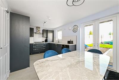 30 Reeforts Avenue, Bilston, EH25 9AD - image 4
