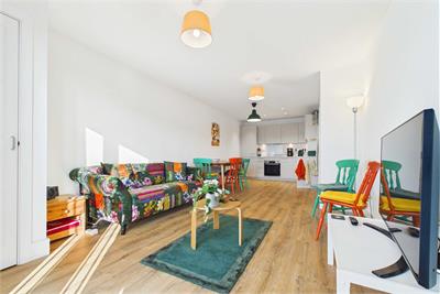 24/19 West Bowling Green Street, Leith, Edinburgh, EH6 5PB - image 3