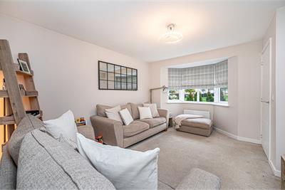 36 Elm Park, Hill Of Beath, KY4 8FA - image 3