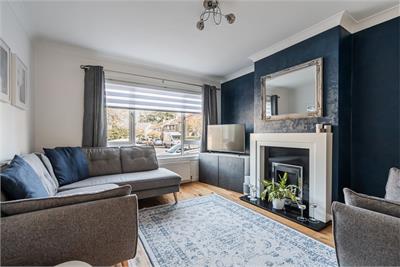 13 Fox Covert Avenue, Edinburgh, EH12 6UQ - image 2