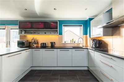 42 Dundas Gardens, Gorebridge, EH23 4BB - image 3