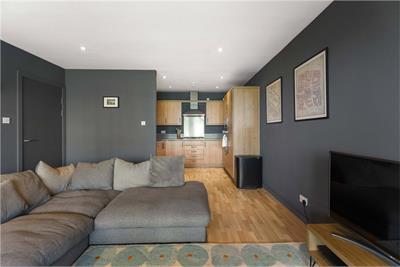 8/2 Western Harbour Terrace, Newhaven, Edinburgh, EH6 6JN - image 3