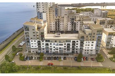 8/2 Western Harbour Terrace, Newhaven, Edinburgh, EH6 6JN - image 1