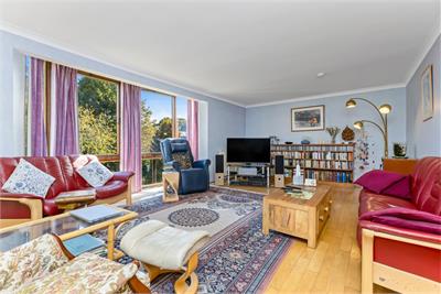 25 Oswald Court, Grange, Edinburgh, EH9 2HY - image 2