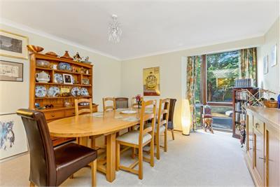 25 Oswald Court, Grange, Edinburgh, EH9 2HY - image 4