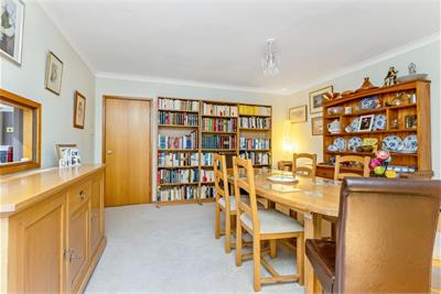 25 Oswald Court, Grange, Edinburgh, EH9 2HY - image 5