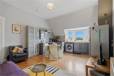 Flat 10, 4 Ardmillan Terrace, EH11 2JN - image 3
