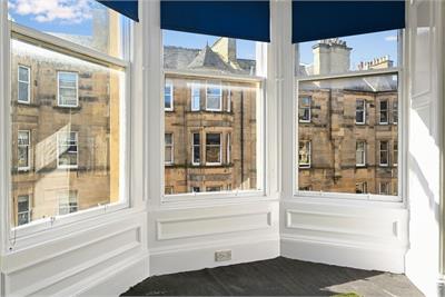 4 (3f1), Viewforth, Edinburgh, EH10 4JF - image 3