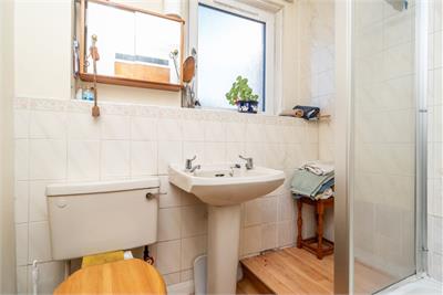 70/5 Logie Green Road, Edinburgh, EH7 4HQ - image 8