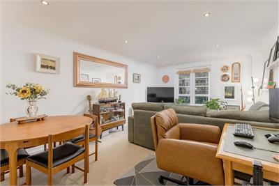 3 (flat 1) Powderhall Rigg, Cannonmills, Edinburgh, EH7 4GA - image 3