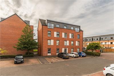13/2 Ferry Gait Crescent, Edinburgh, EH4 4GS - image 1