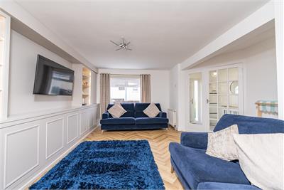 221 Cameron Crescent, Bonnyrigg, EH19 2PJ - image 2